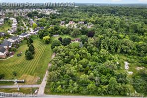 27483 Pontiac Trail Property Photo 8