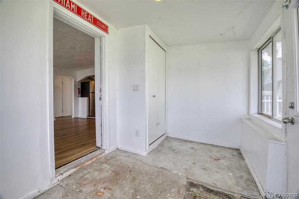 95 N Hulbert Street Property Photo 7