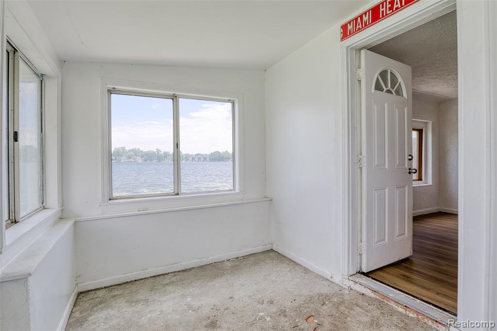 95 N Hulbert Street Property Photo 8