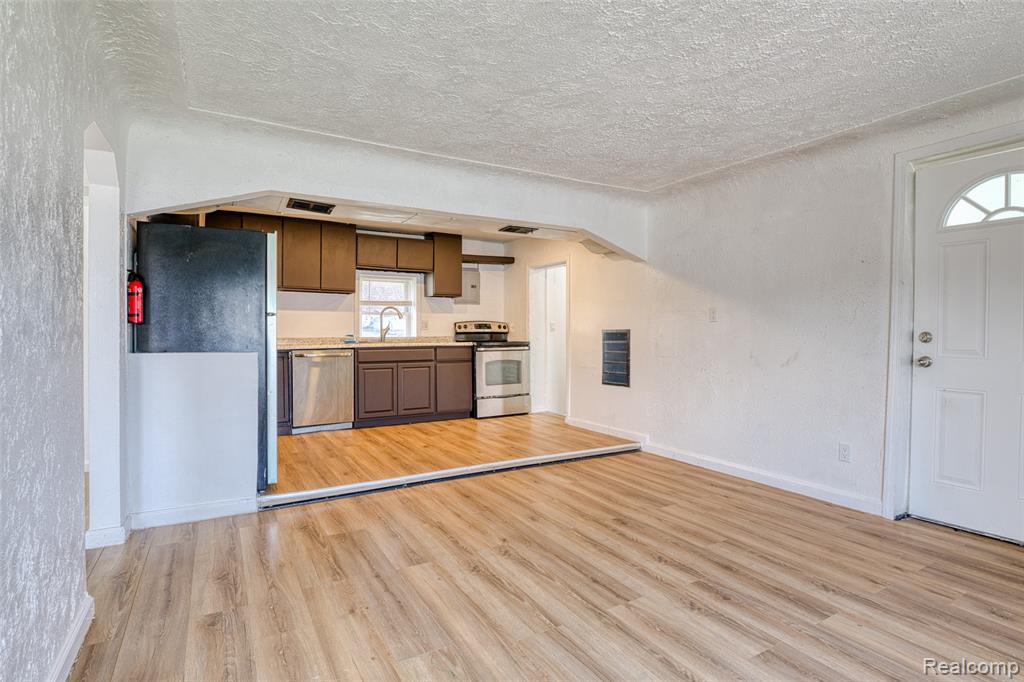 95 N Hulbert Street Property Photo 11