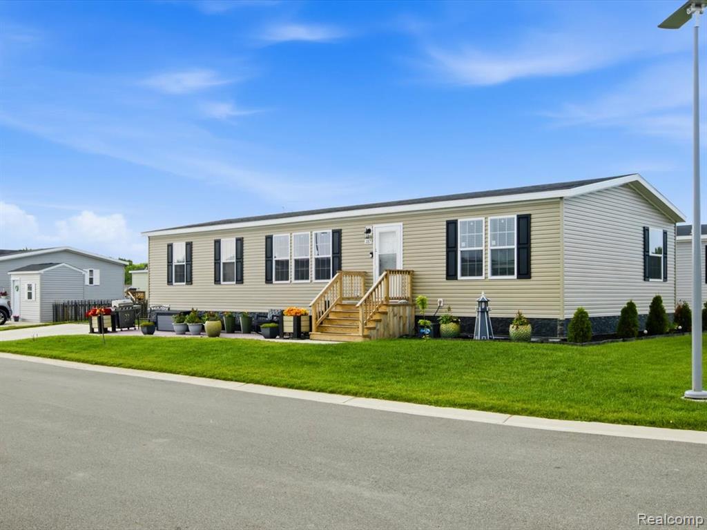 287 Rosebud Court Property Photo 1