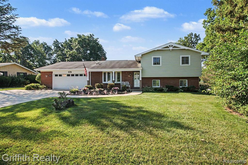 578 E Coon Lake Road