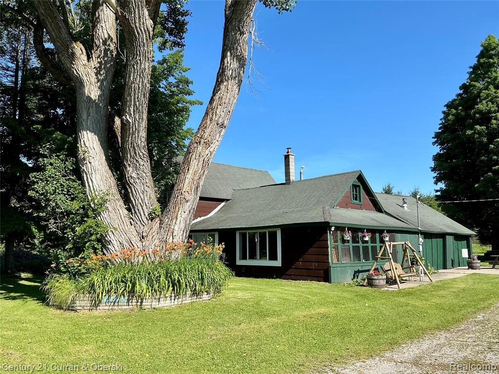 2048 County Road 612 Property Photo 2
