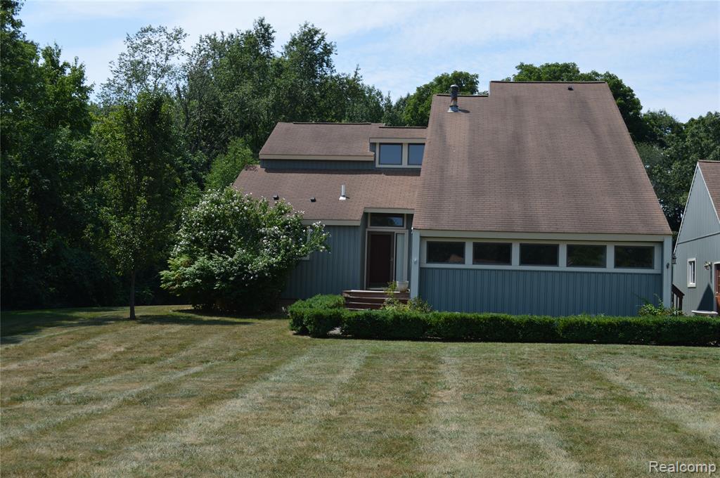 10055 Walnut Hill Drive Property Photo 2