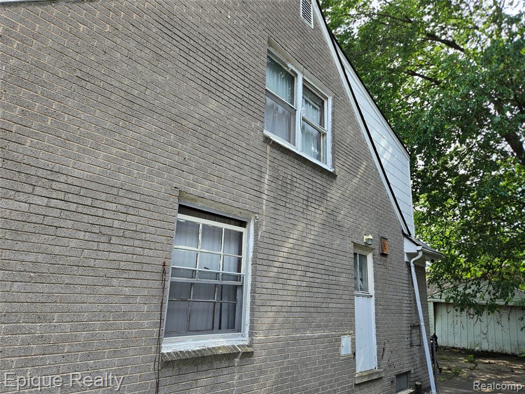 4645 Chatsworth Street Property Photo 2