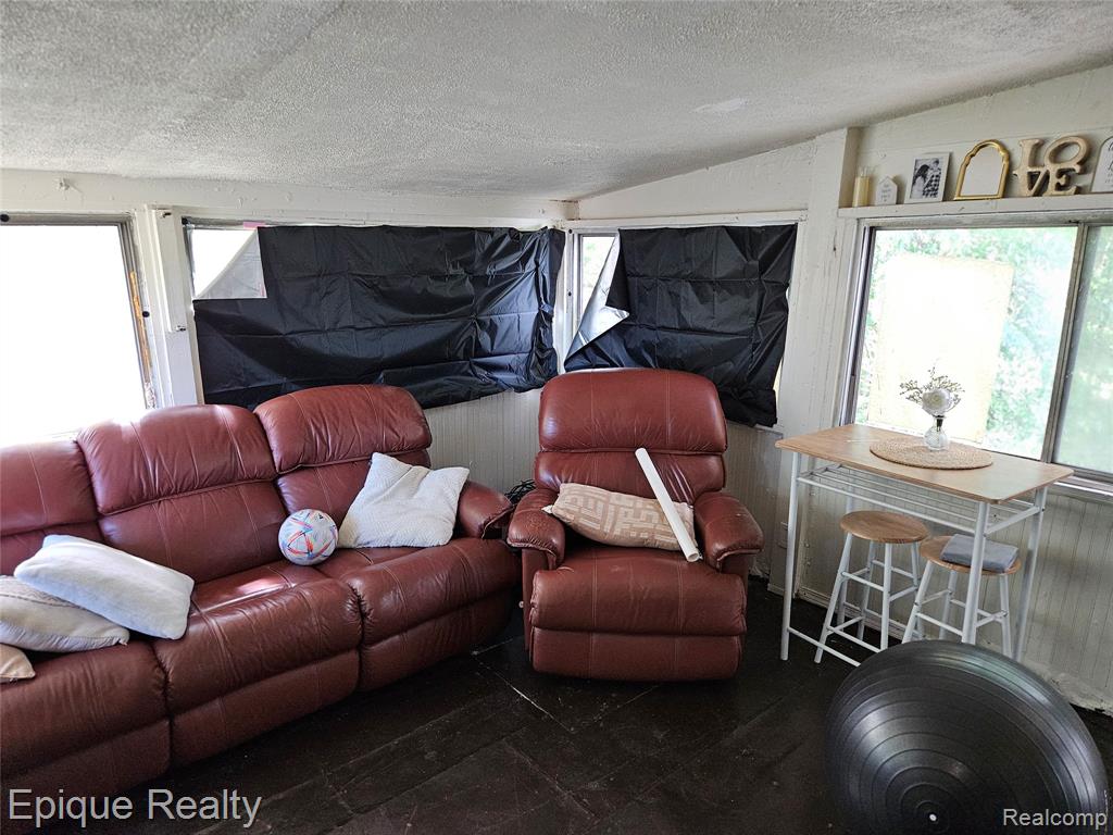 4645 Chatsworth Street Property Photo 9