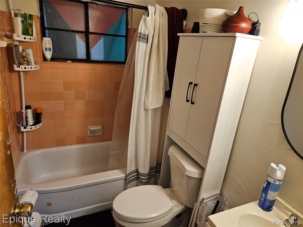 4645 Chatsworth Street Property Photo 10