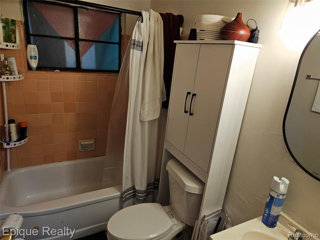 4645 Chatsworth Street Property Photo 11