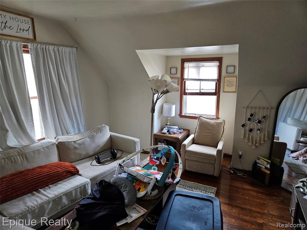 4645 Chatsworth Street Property Photo 15