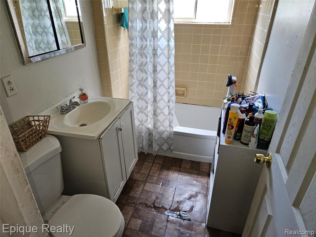 4645 Chatsworth Street Property Photo 22