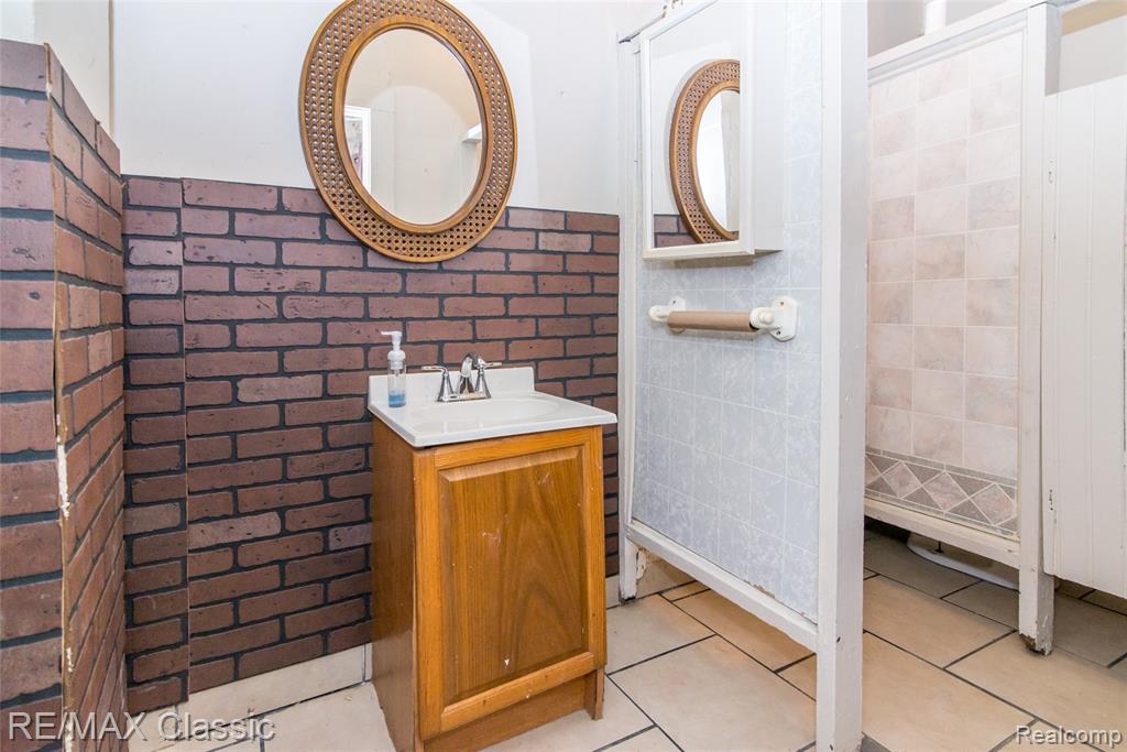 8400 Vanderbilt Vanderbilt St Street Property Photo 6