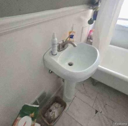 15485 Cherrylawn Street Property Photo 8