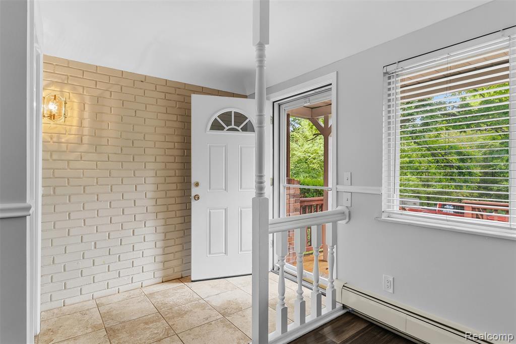 7313 River Road Property Photo 6