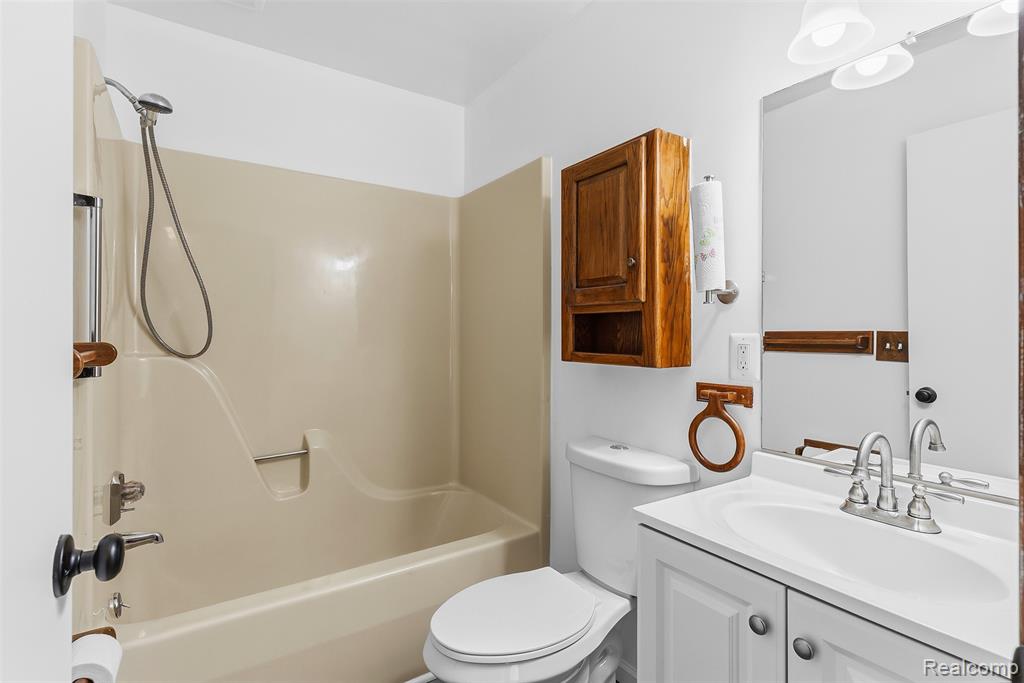 7313 River Road Property Photo 37