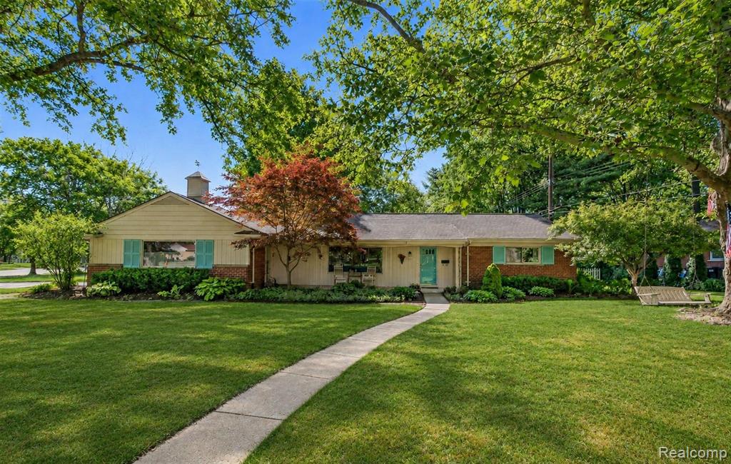 23270 Fleming Drive Property Photo 1