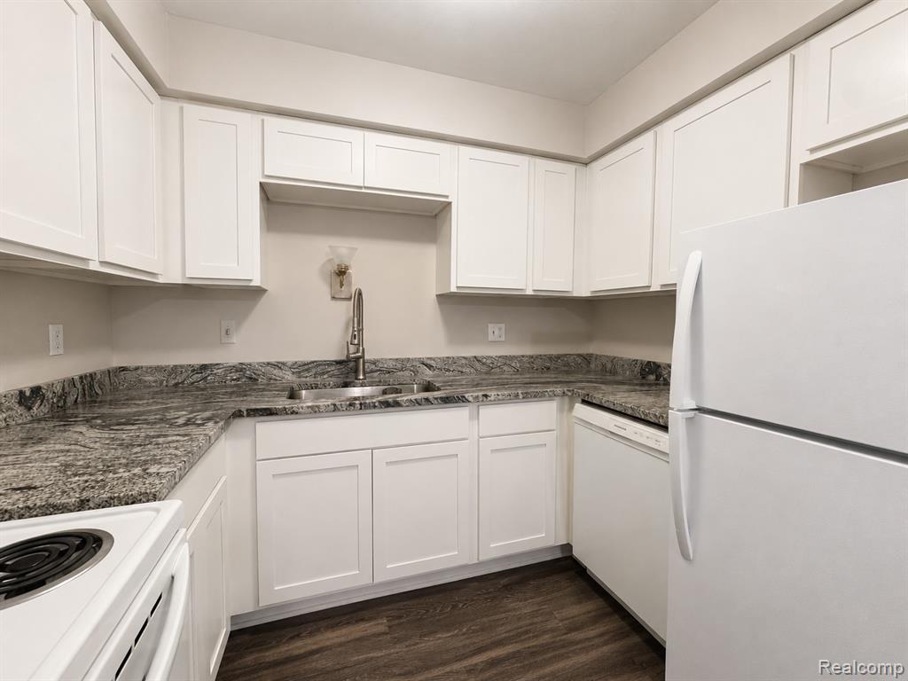1880 Axtell Drive Property Photo 10