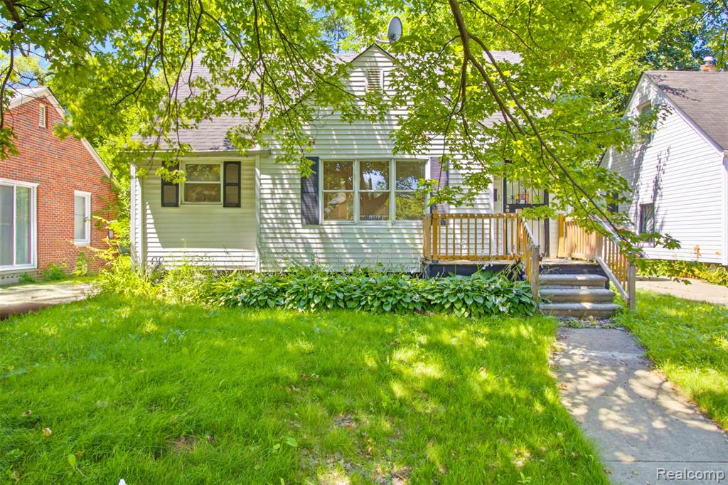 18649 Avon Avenue Property Photo 1