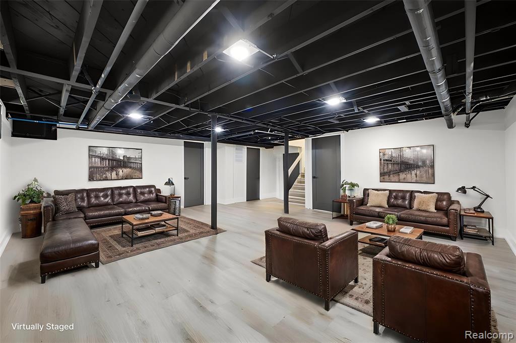 18084 Birchcrest Drive Property Photo 40