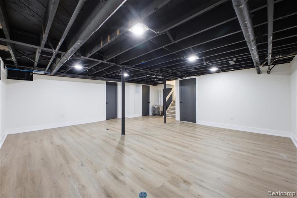 18084 Birchcrest Drive Property Photo 41