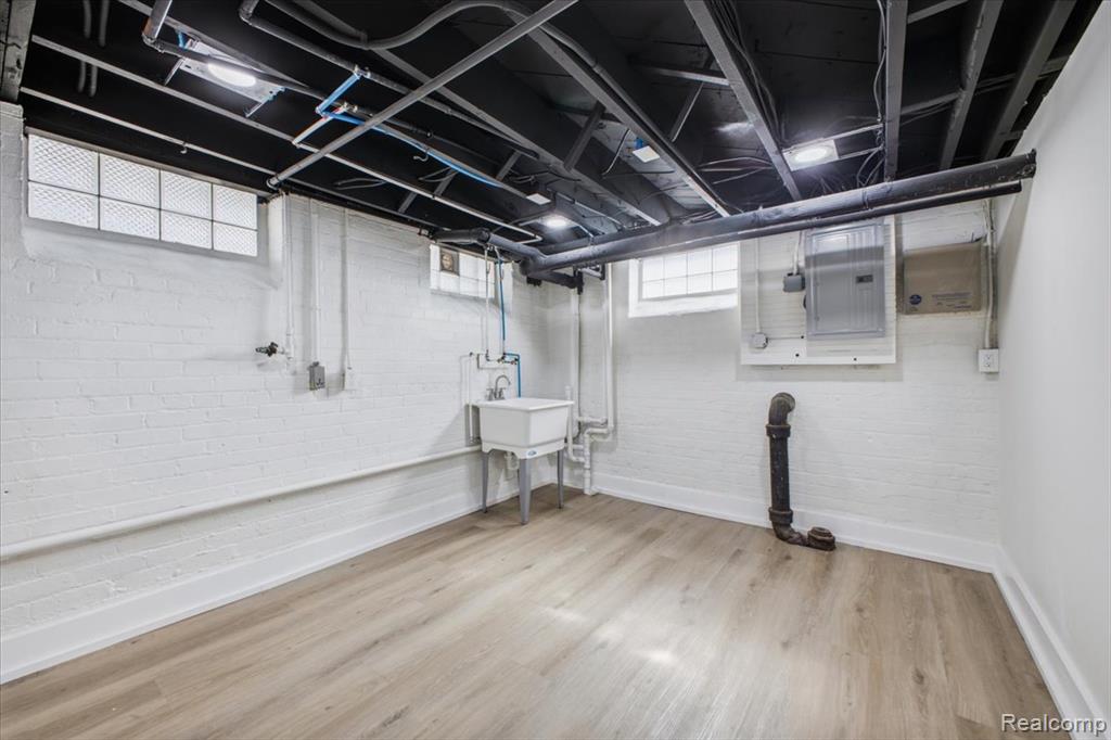 18084 Birchcrest Drive Property Photo 42