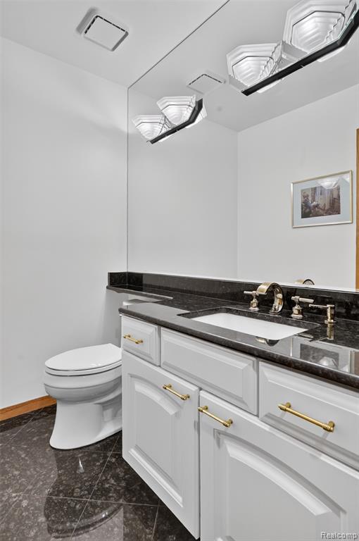 7772 Athlone Drive Property Photo 16