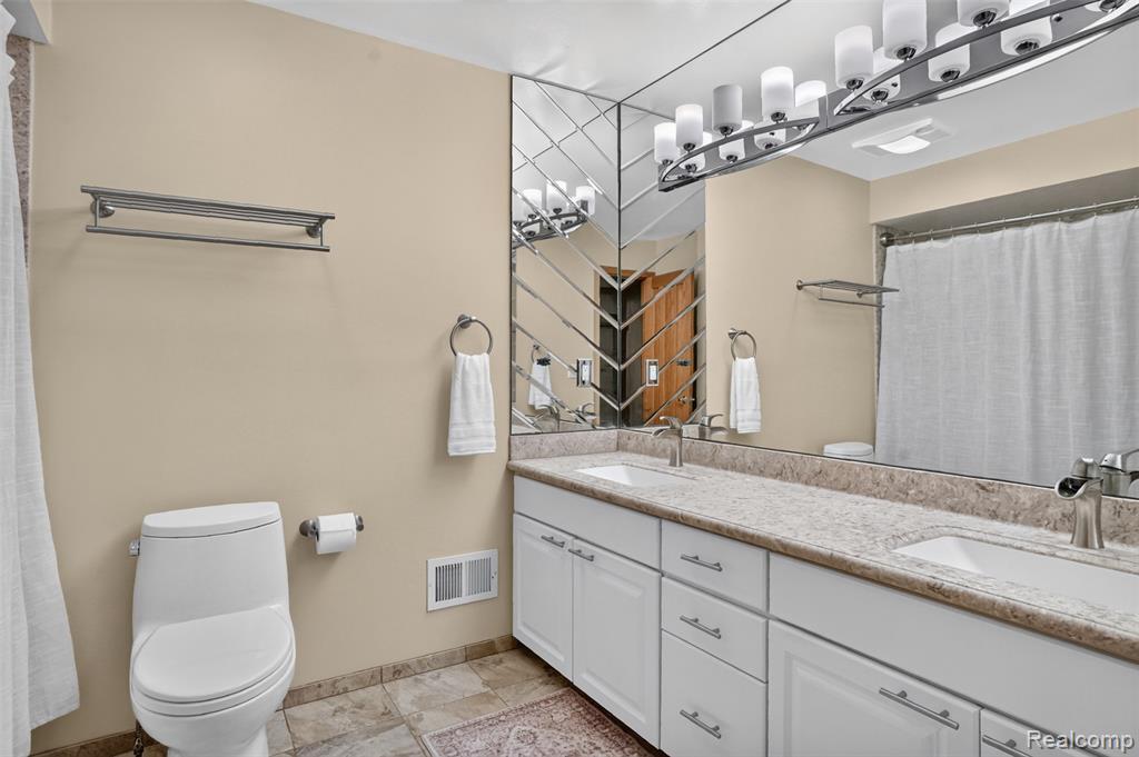 7772 Athlone Drive Property Photo 26