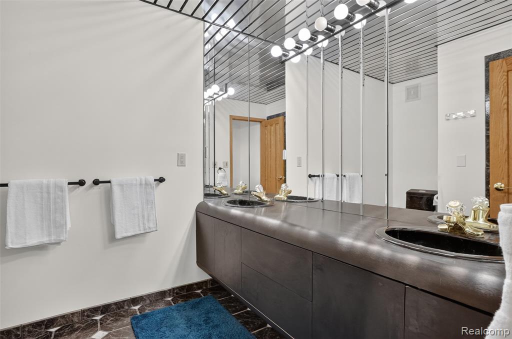 7772 Athlone Drive Property Photo 35