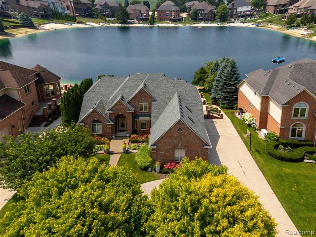 52455 Indian Summer Drive Property Photo 1