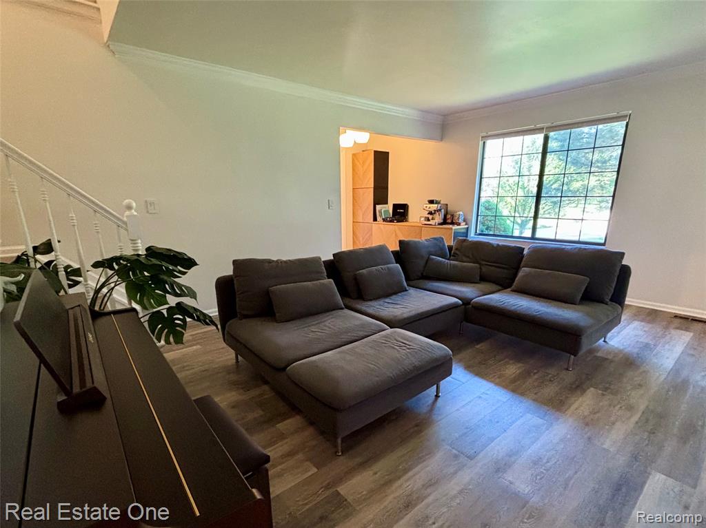 66 Meadow Wood Drive Property Photo 3