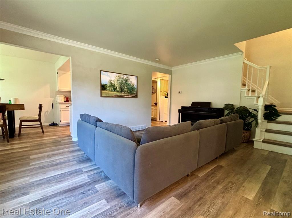 66 Meadow Wood Drive Property Photo 4
