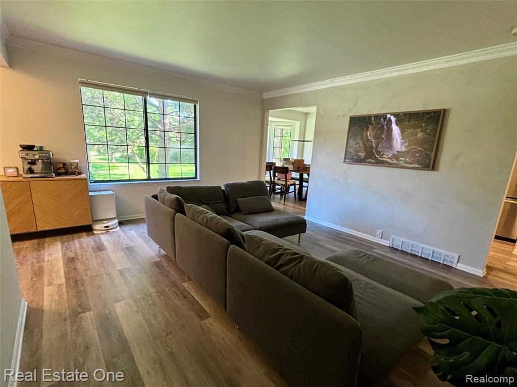 66 Meadow Wood Drive Property Photo 5