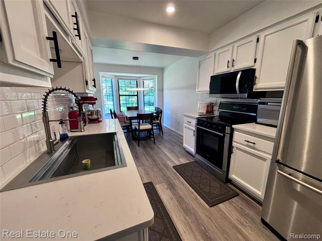 66 Meadow Wood Drive Property Photo 6