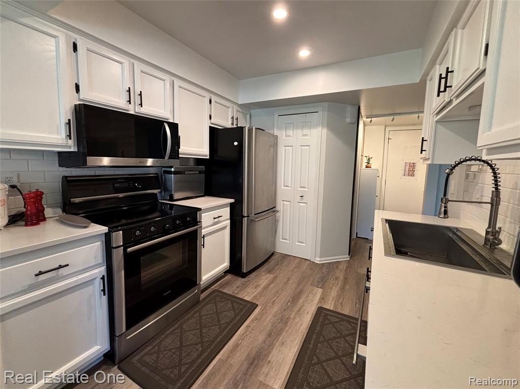 66 Meadow Wood Drive Property Photo 8