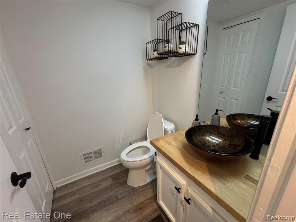 66 Meadow Wood Drive Property Photo 16
