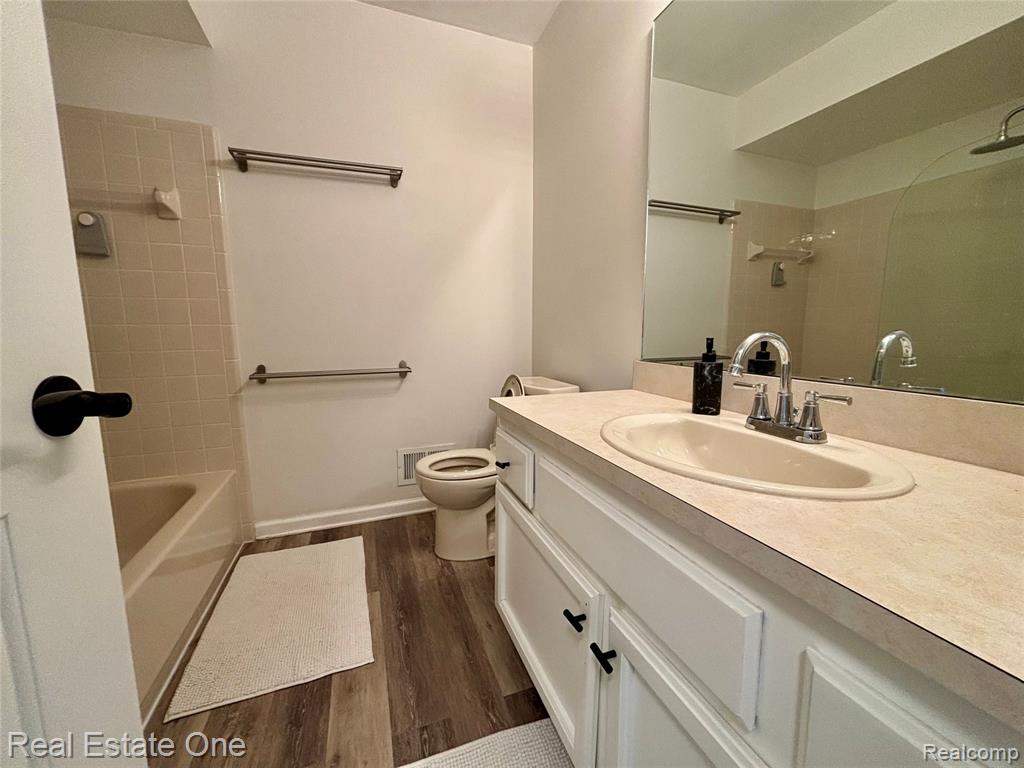 66 Meadow Wood Drive Property Photo 18
