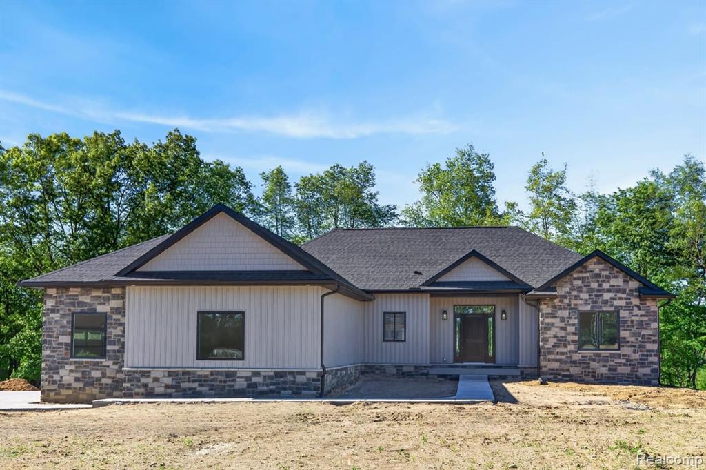 5005 Metamora Ridge Property Photo 1