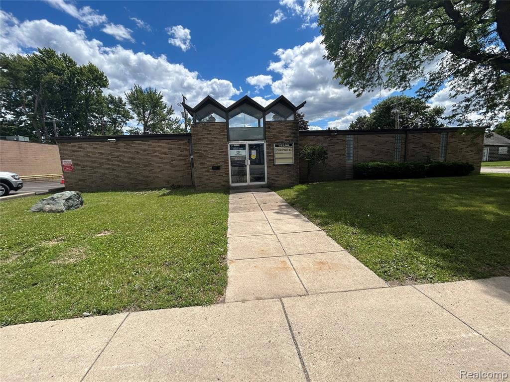 15200 E 10 Mile Road Property Photo 1