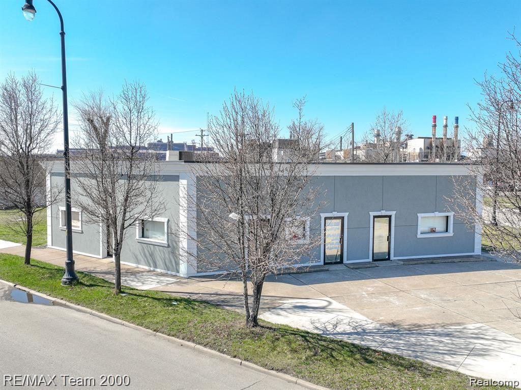 10306 Dix Property Photo 5