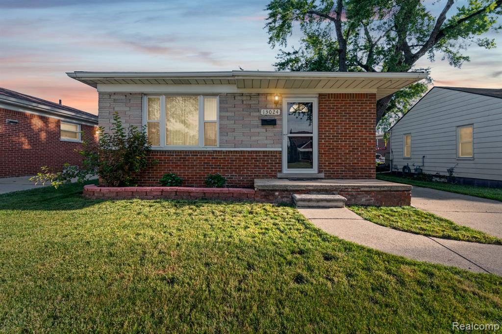13024 Orange Street Property Photo 1