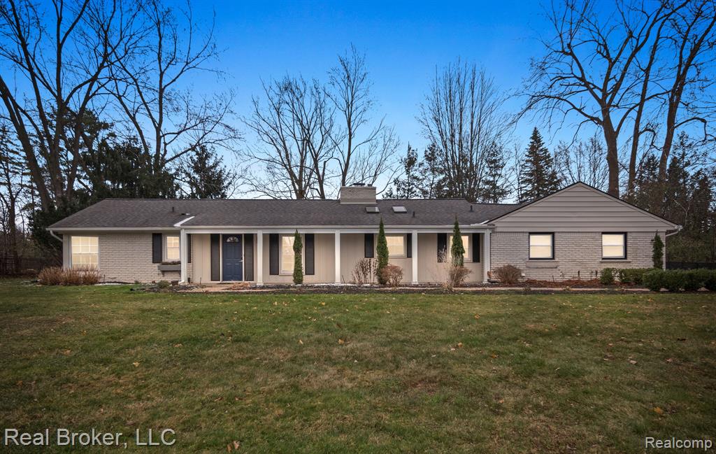 1909 Marie Circle Property Photo 1