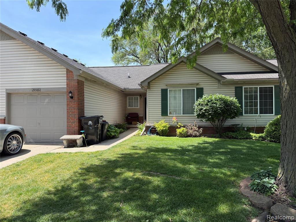 29965 Kenwood Court Property Photo 1