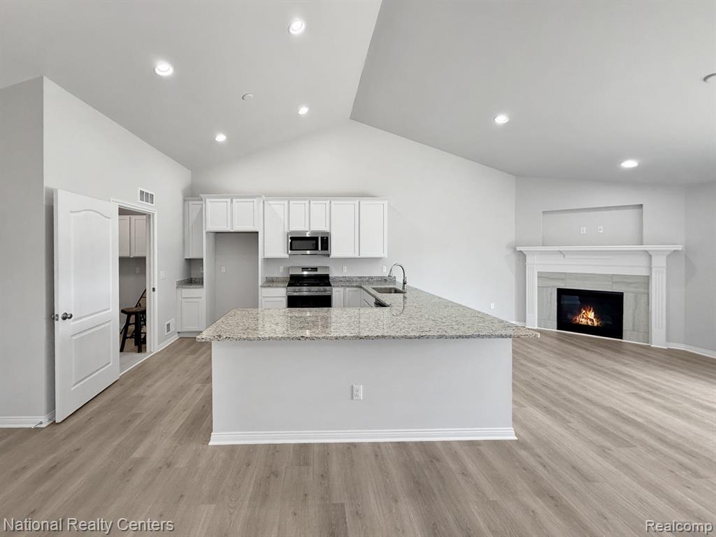 390 Devonshire Drive Property Photo 8