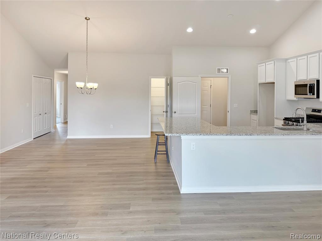 390 Devonshire Drive Property Photo 9