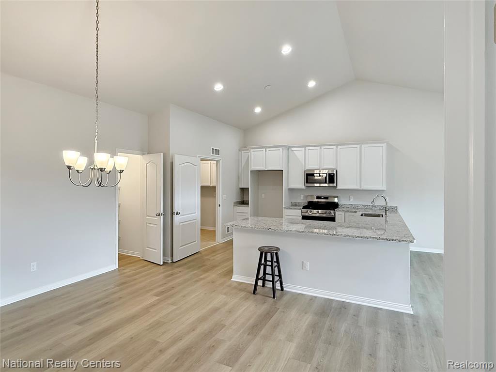 390 Devonshire Drive Property Photo 10