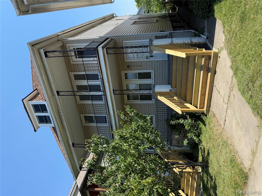 3162 Trowbridge Street Property Photo 1