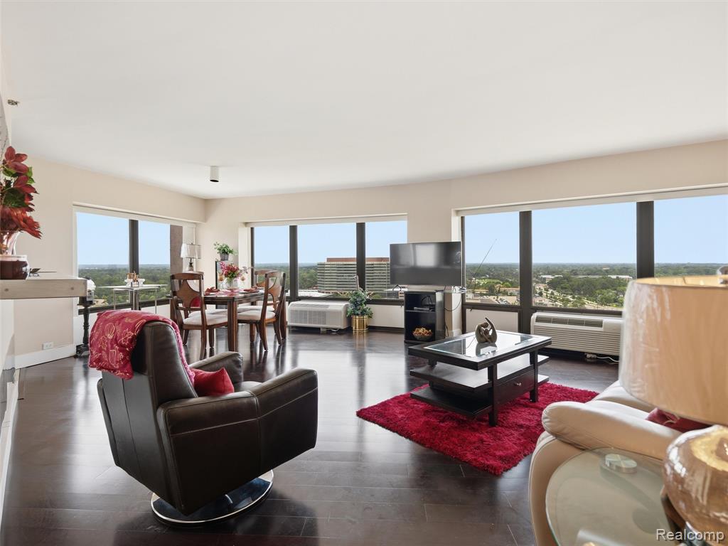 5000 Town Center Property Photo 3