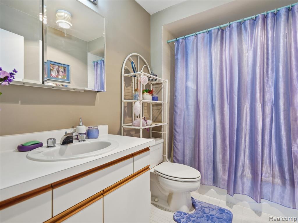 5000 Town Center Property Photo 14