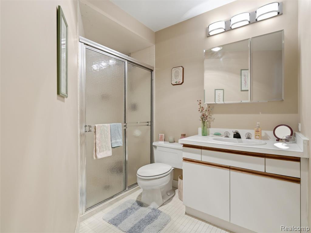 5000 Town Center Property Photo 17