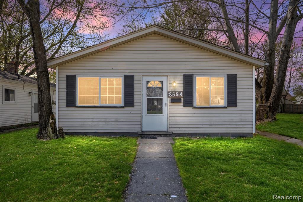 8694 Maxwell Avenue Property Photo 1