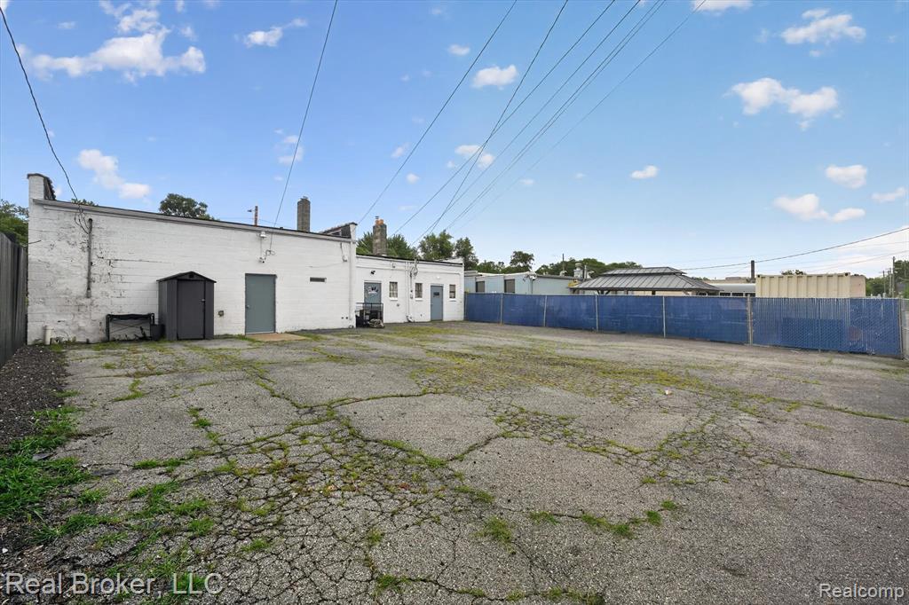 22721 Plymouth Road Property Photo 28